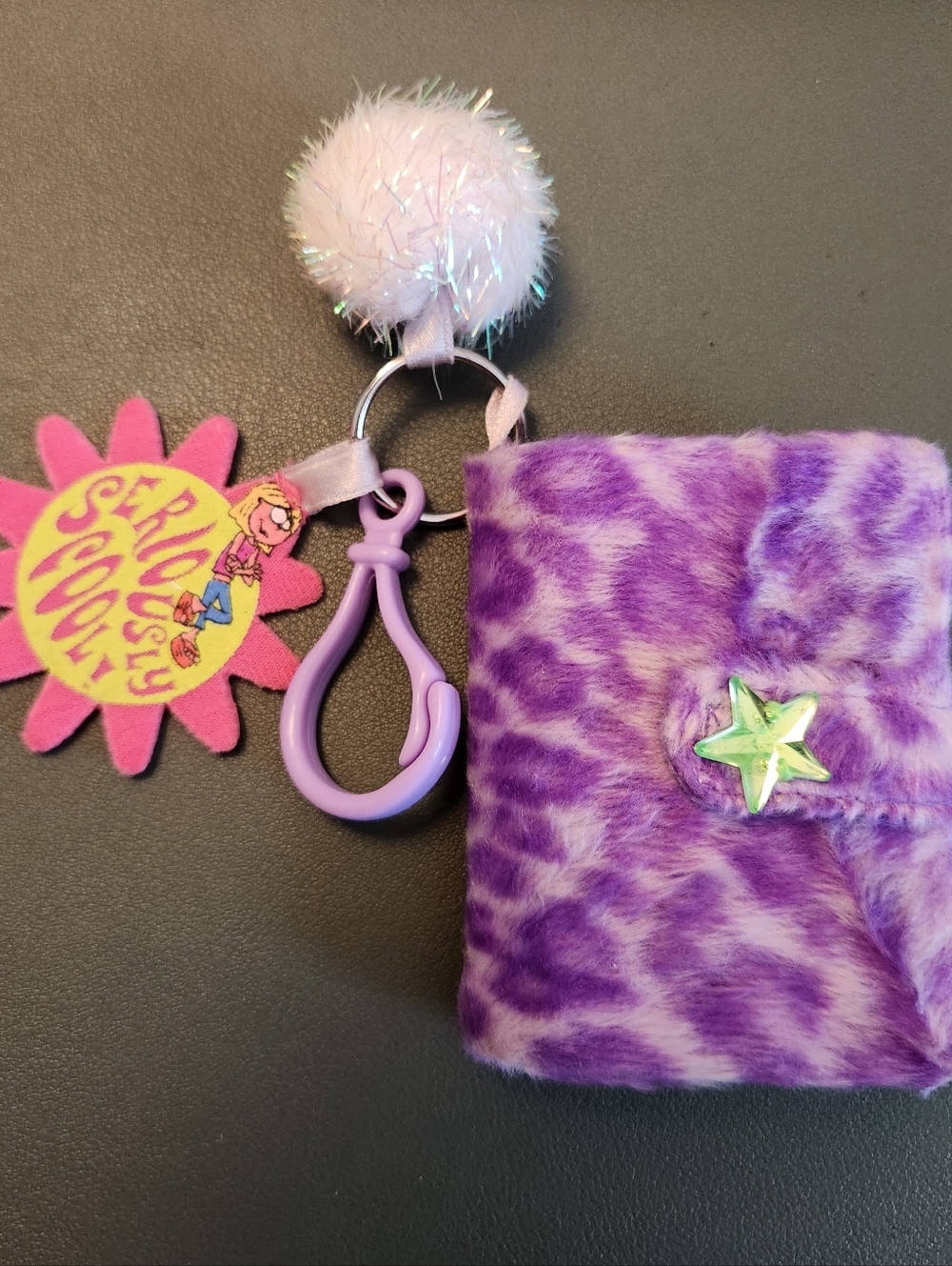 Vintage 2000s/Y2K Lizzie McGuire - Hilary Duff Mini Fuzzy Photo Album Keychain